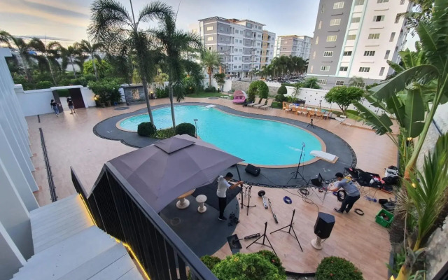 Platinum Hotel