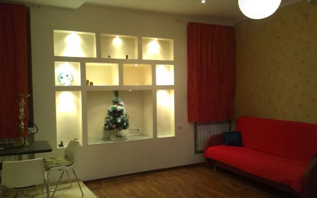 Old Flat Apartments Degtyarniy