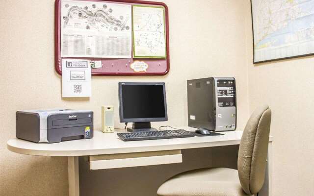 Comfort Inn & Suites Dayville - Killingly Industrial Park