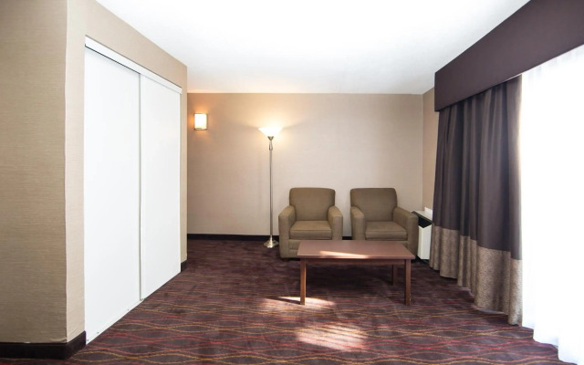 Best Western Plus Ottawa/Kanata Hotel & Conference Centre