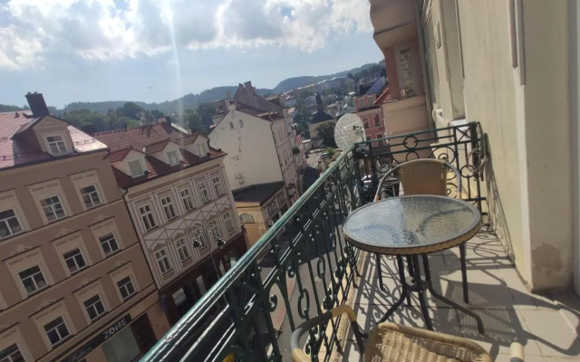 Apartmán 63m2 s balkonem v lázeňském centru