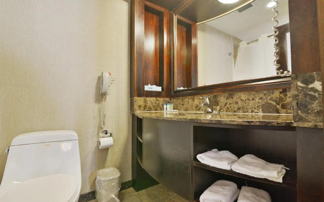 Woodbine Hotel and Suites