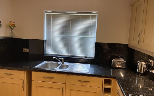 Royal Oak Apartment in Manchester Central Location