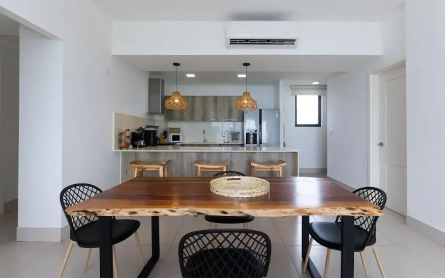 Ourfriends Condo by Acomodo