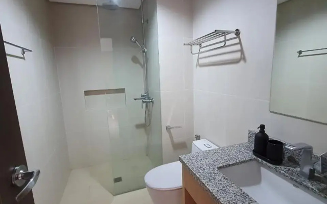 A condo with lake view near Highlands Steakhouse