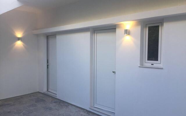 Ansi Apartments