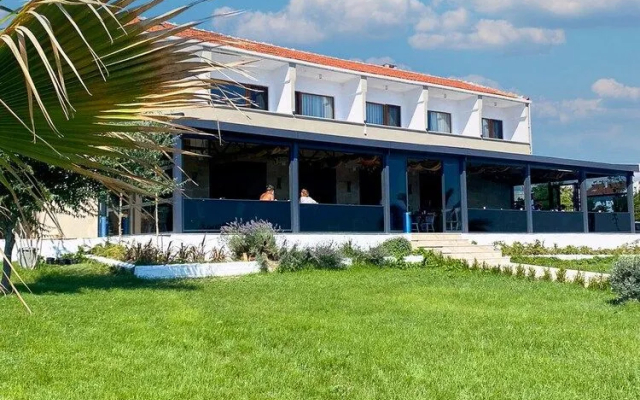 V Beach Hotel