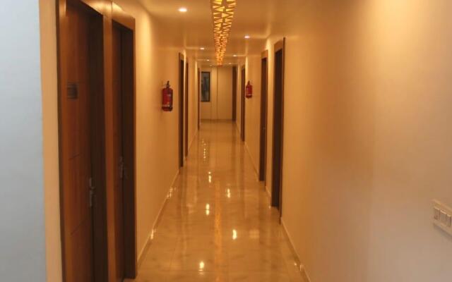 Lushy Days Hotel Nanda