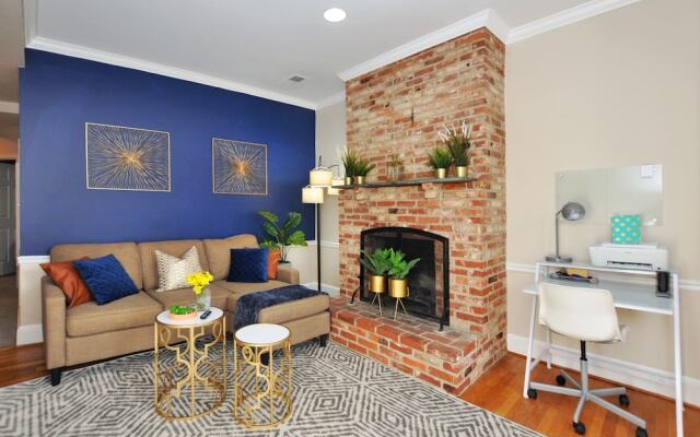 CH6 Beautiful Fully Furnished 2BR King Beds
