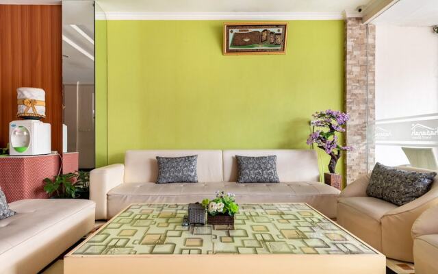 Hasanah Guesthouse by RedDoorz