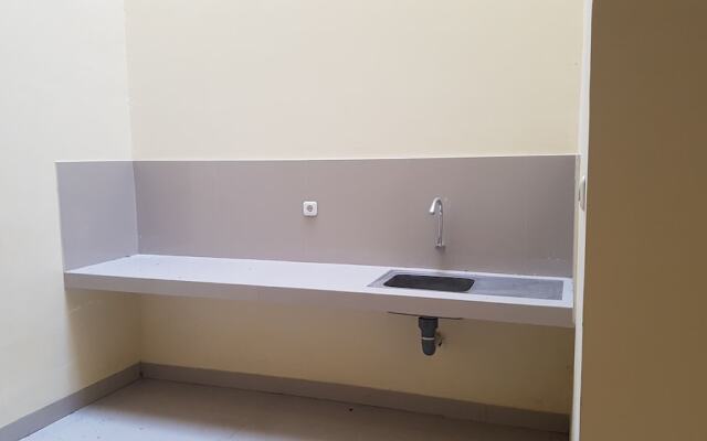 Oyo 2115 Punclut Residence