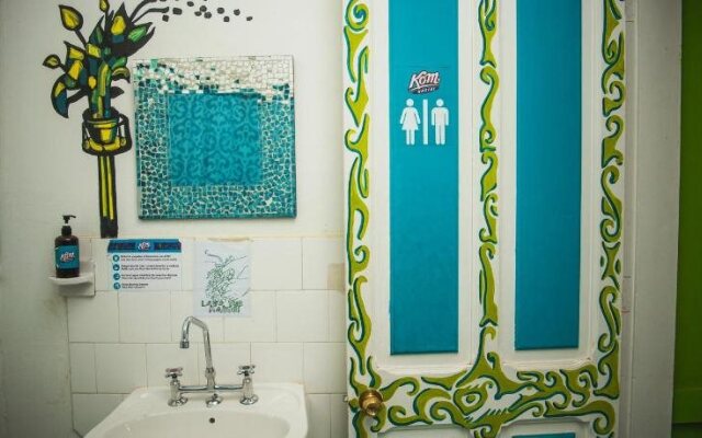 Kom Hostal - Hostel