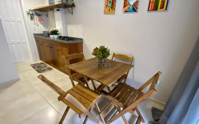 272 - Excelente apto 02 dormitórios em Mariscal