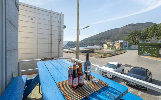Yeosu Bebeolleh Pension