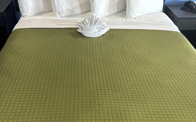 Monterey Fireplace Inn