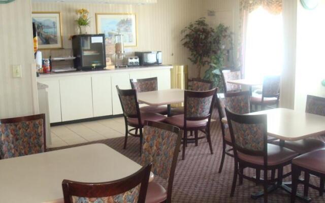 Americas Best Inn - Perry