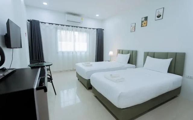 The Rich Hotel