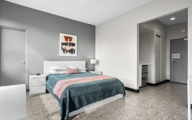 Olimpo Court by Otium