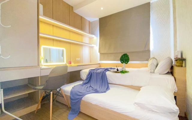 Modern Look 2Br At Puri Garden Apartment