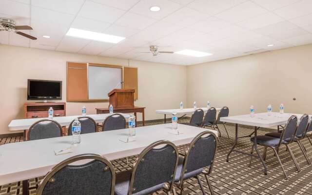 Days Inn by Wyndham Trenton