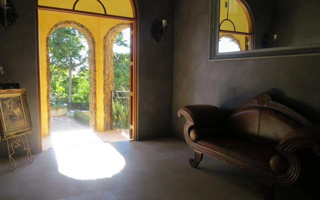 Victoria's at Ewingsdale