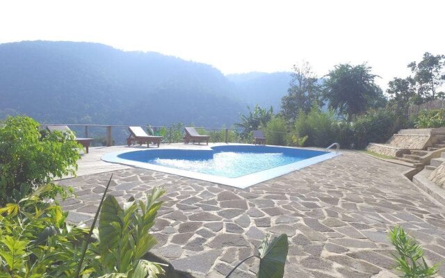 Trackers Safari Lodge Bwindi