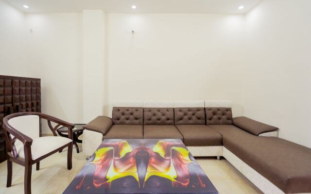 OYO 14054 Home Modern 3BHK Canal Road