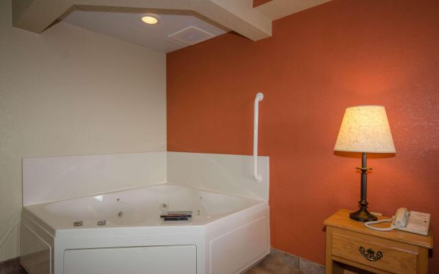 Black Beach Inn by GrandStay