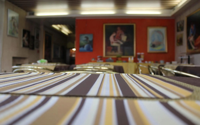 Hotel Diana
