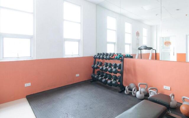 RedDoorz Plus @ 1318 Residences