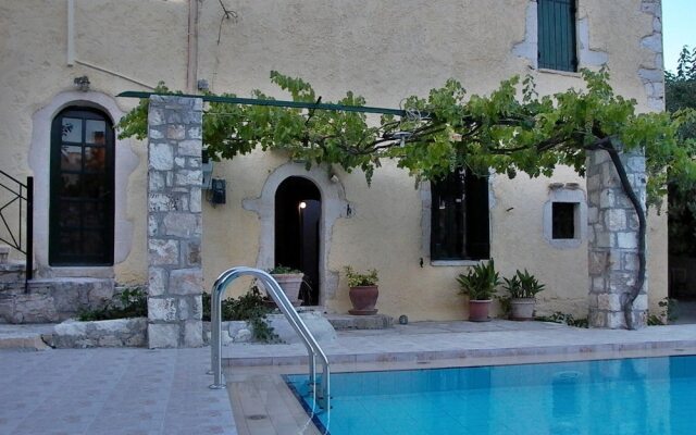Ideal for 2 families, small village close to beaches