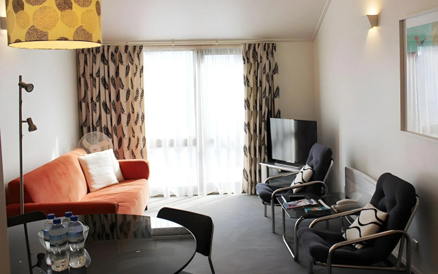 Amity Serviced Apartments