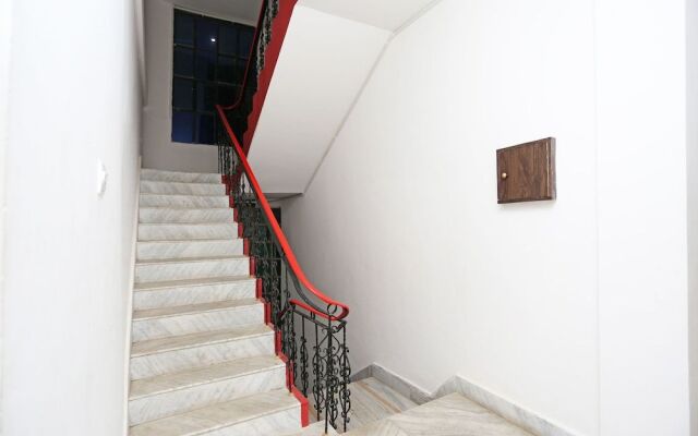 OYO Flagship 120 Gupta Inn Cantonment