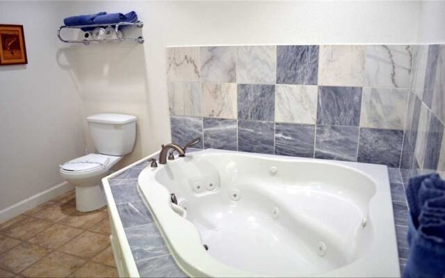 3364 Pine Hill - 2 Br Cabin