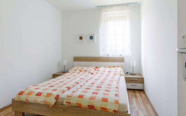 House Pyrus Balatonmariafurdo