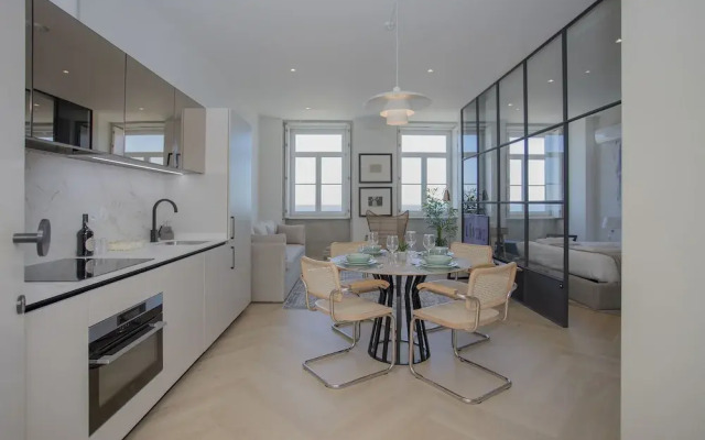 Liiiving-Luxury Beachfront Apartment III