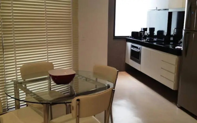 Mc Flats The Claridge