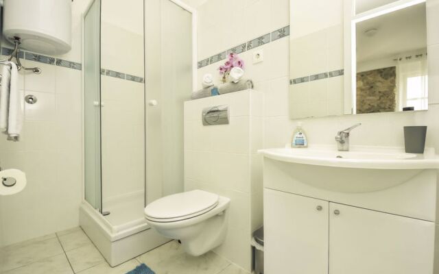 Apartment Snježana Karlobag 28539