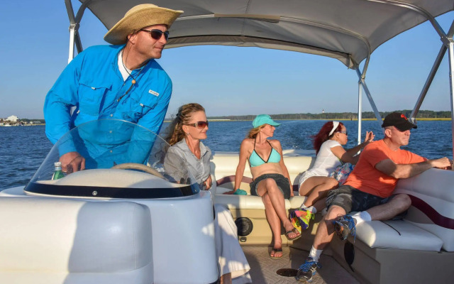 Snug Harbor Marina and Hotel