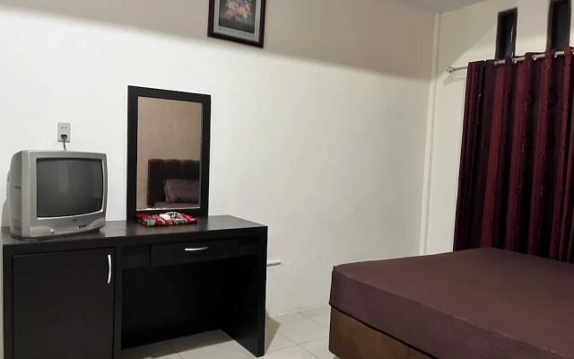 OYO 94579 Sm Raja Guest House