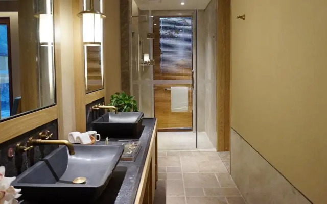 Narada Resort & Spa Cifu Lake Guangxi