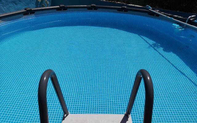 Coral Bay Villa .5 bedrooms.1 minute walk to the beach