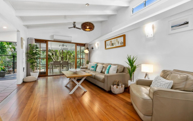 Tranquil & tropical, Sunshine Beach