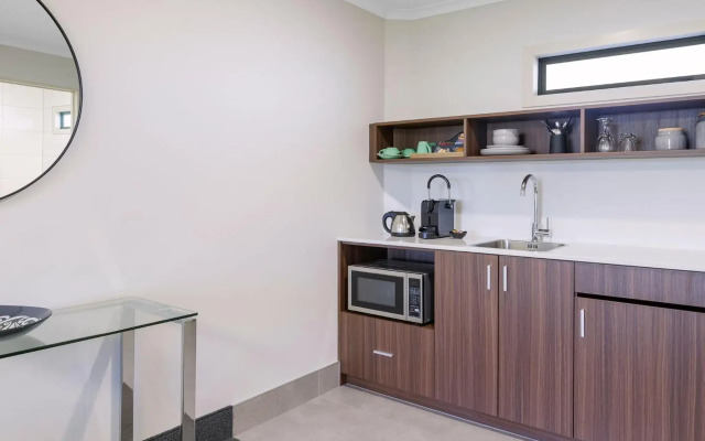JetPark Hotel Hamilton Airport
