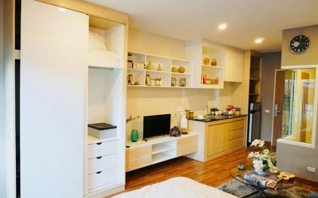 Siri Condo by Tophomerent