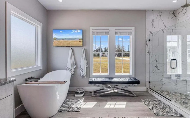 Tranquil Waters 8 Bedroom Home