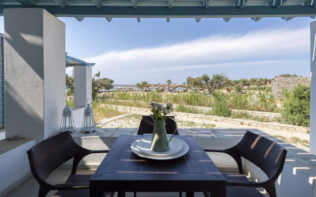 Beachside 2 bedroom Cottage