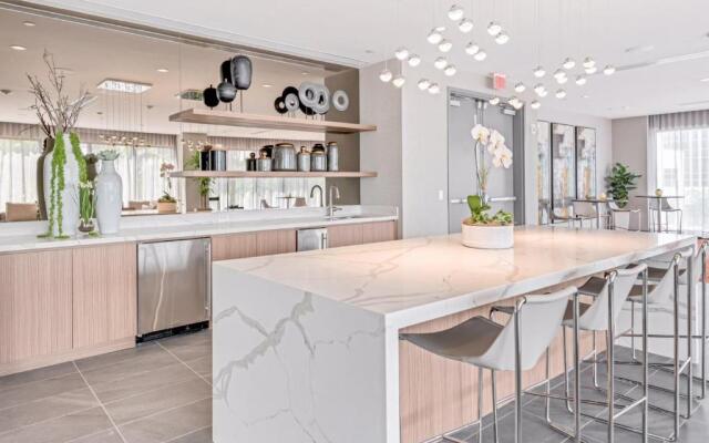 Luxury Apartment in Downtown Doral