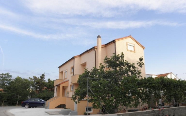 Apartment Ivan - 300 m from sea: SA5 Nin, Zadar riviera