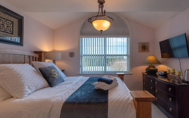 Cedar Manor Bed and Breakfast